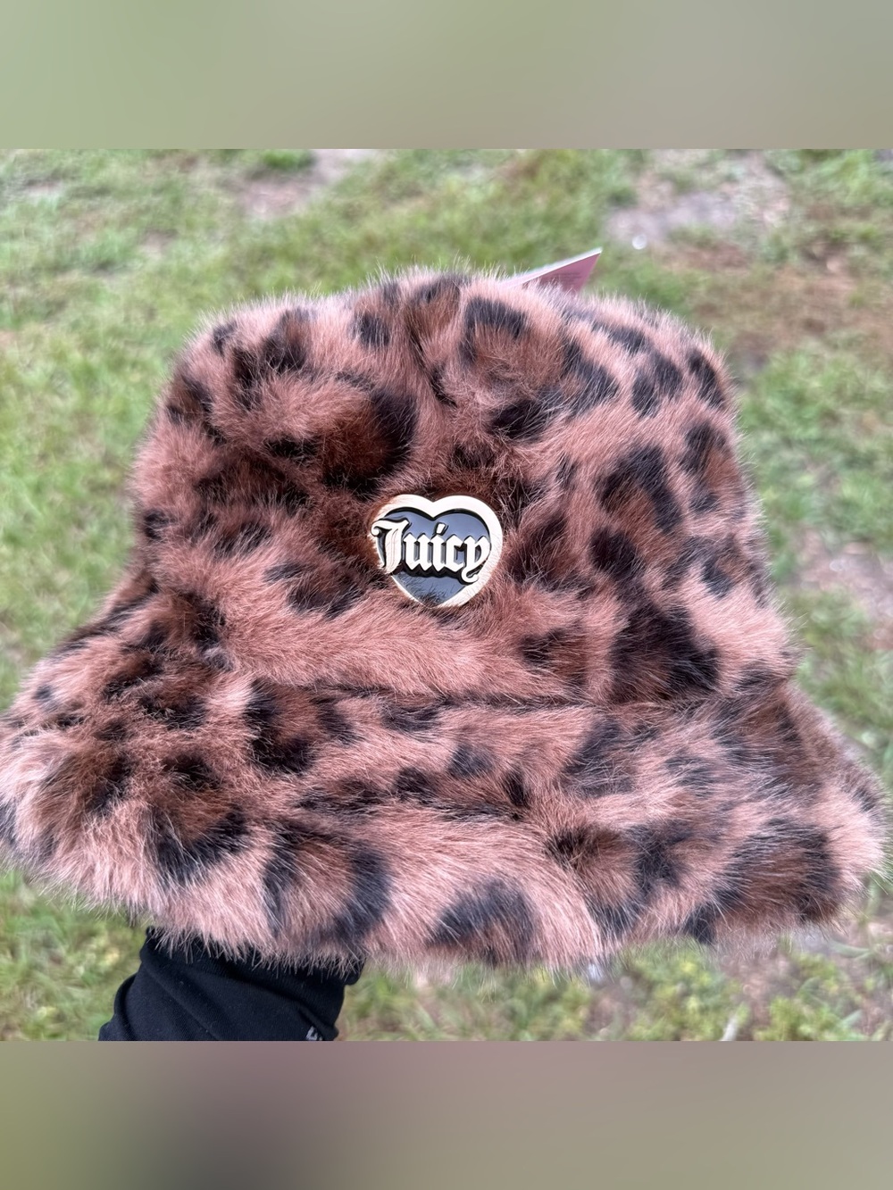 Juicy Couture women’s Leopard Faux-Fur Bucket Hat - Brown